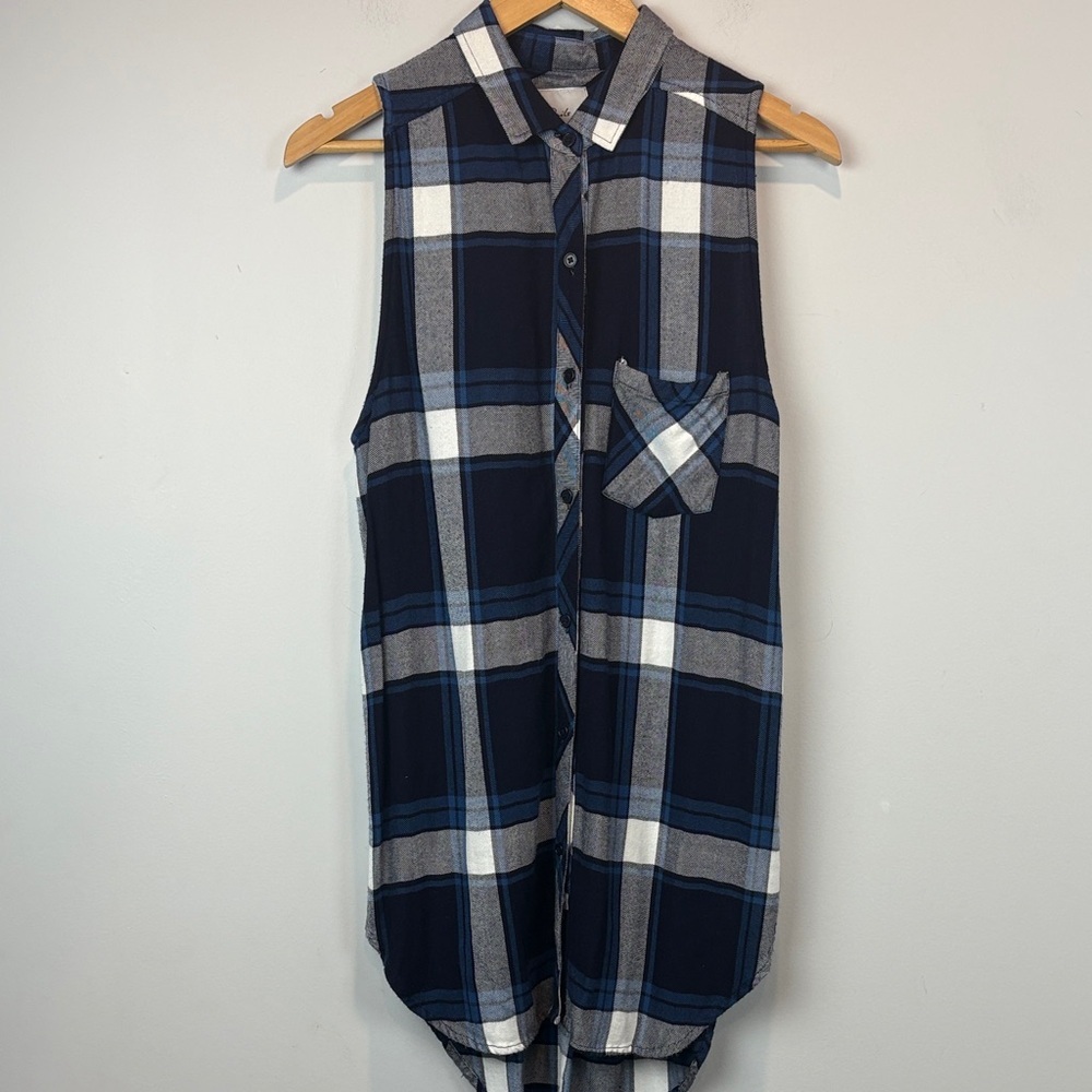 Rails Jordyn sleeveless plaid tunic top in navy blue and white rayon